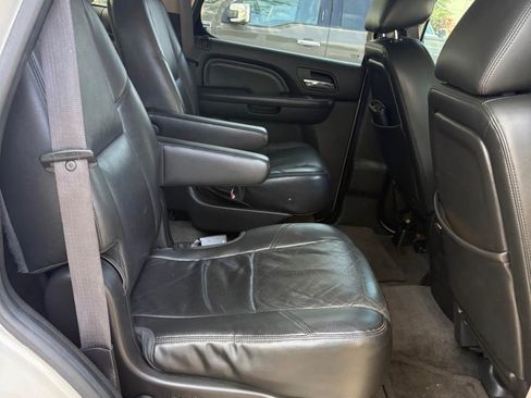 Used 2012 GMC Yukon Denali RWD image 6