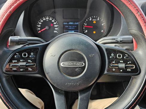 Used 2019 Freightliner Sprinter 3500 image 12