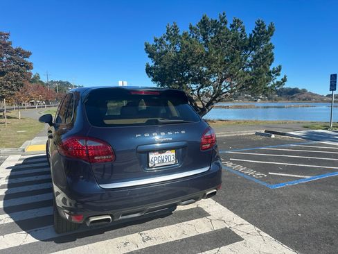 Used 2011 Porsche Cayenne image 1