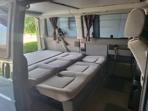 Used 2002 Volkswagen Eurovan MV image 5