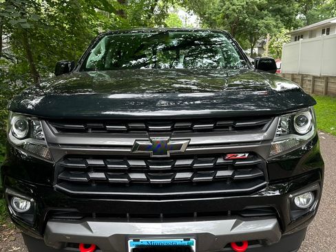 Used 2021 Chevrolet Colorado Z71 w/ Safety Package AWD/4WD image 9