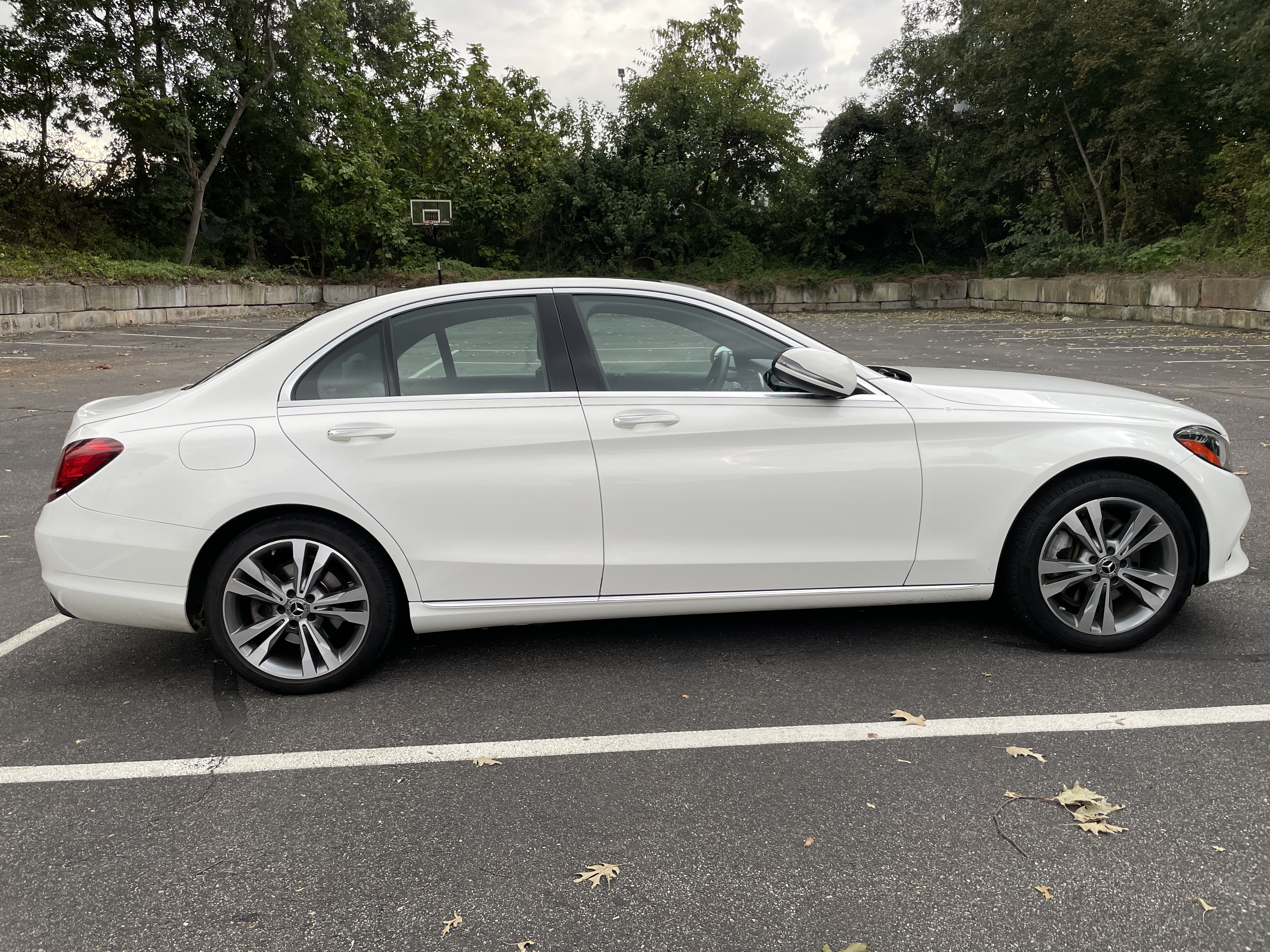 Used 2019 Mercedes-Benz C 300 4MATIC Sedan image 5