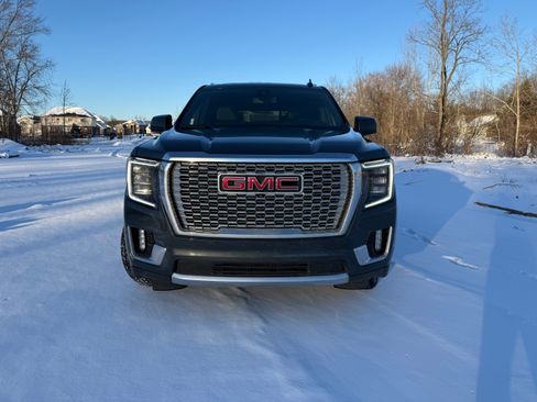 Used 2021 GMC Yukon Denali image 2