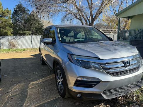 Used 2018 Honda Pilot EX image 1
