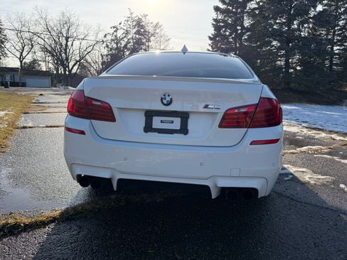 Used 2015 BMW M5 image 5