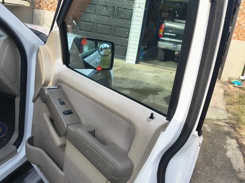 Used 2007 Ford Explorer XLT image 29