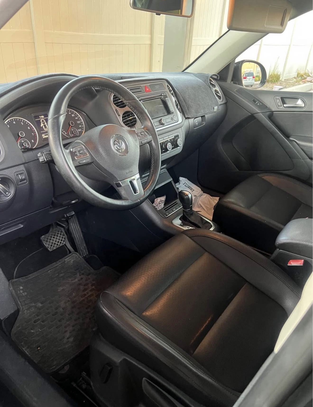 Used 2011 Volkswagen Tiguan SE FWD image 10