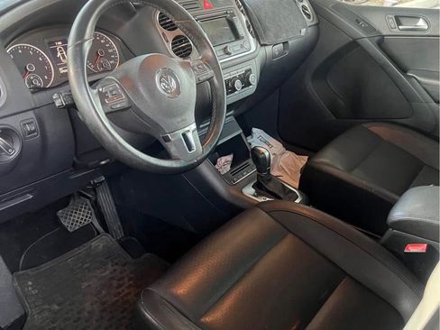 Used 2011 Volkswagen Tiguan SE FWD image 10