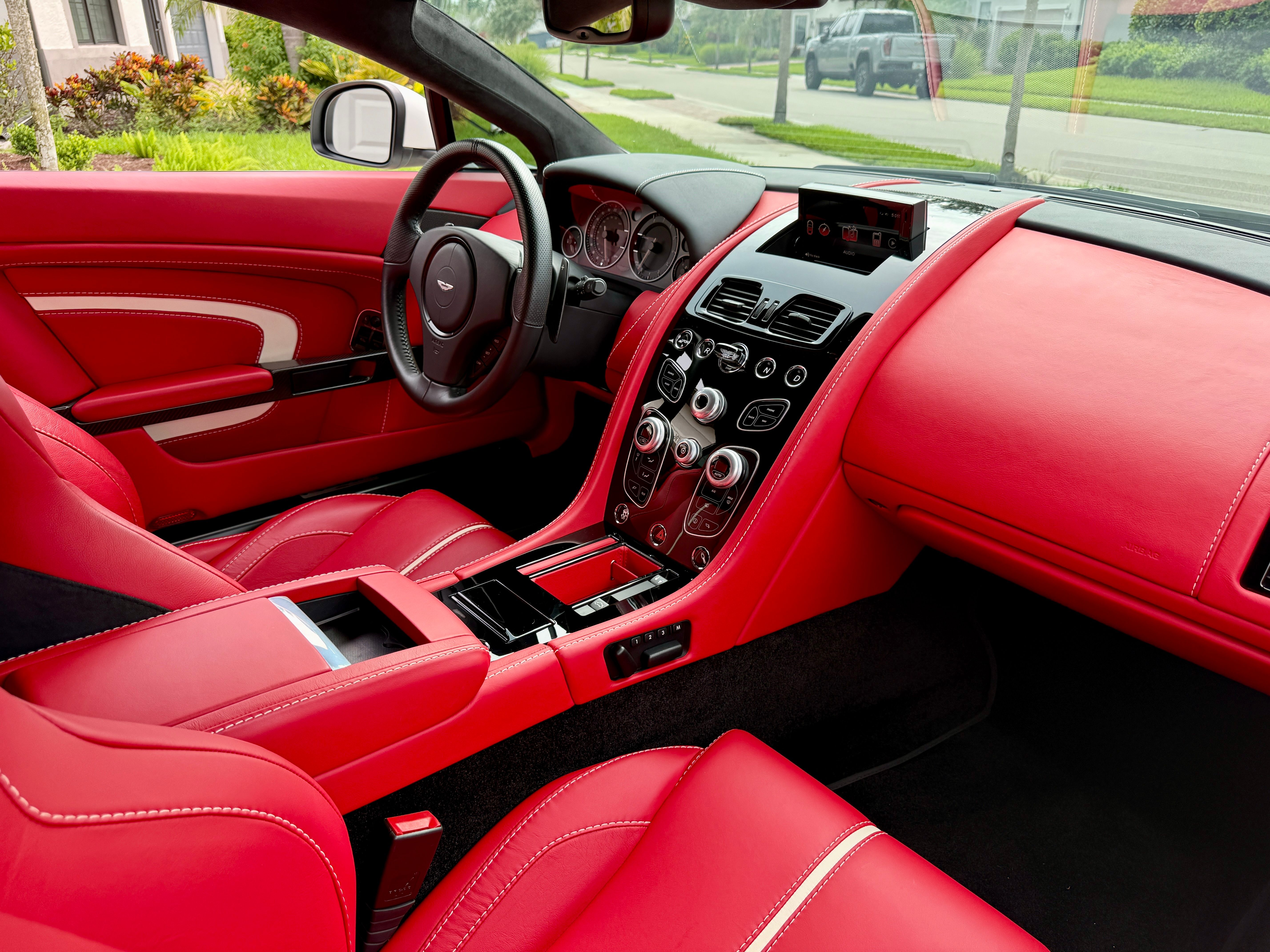 Used 2017 Aston Martin V12 Vantage S RWD image 14
