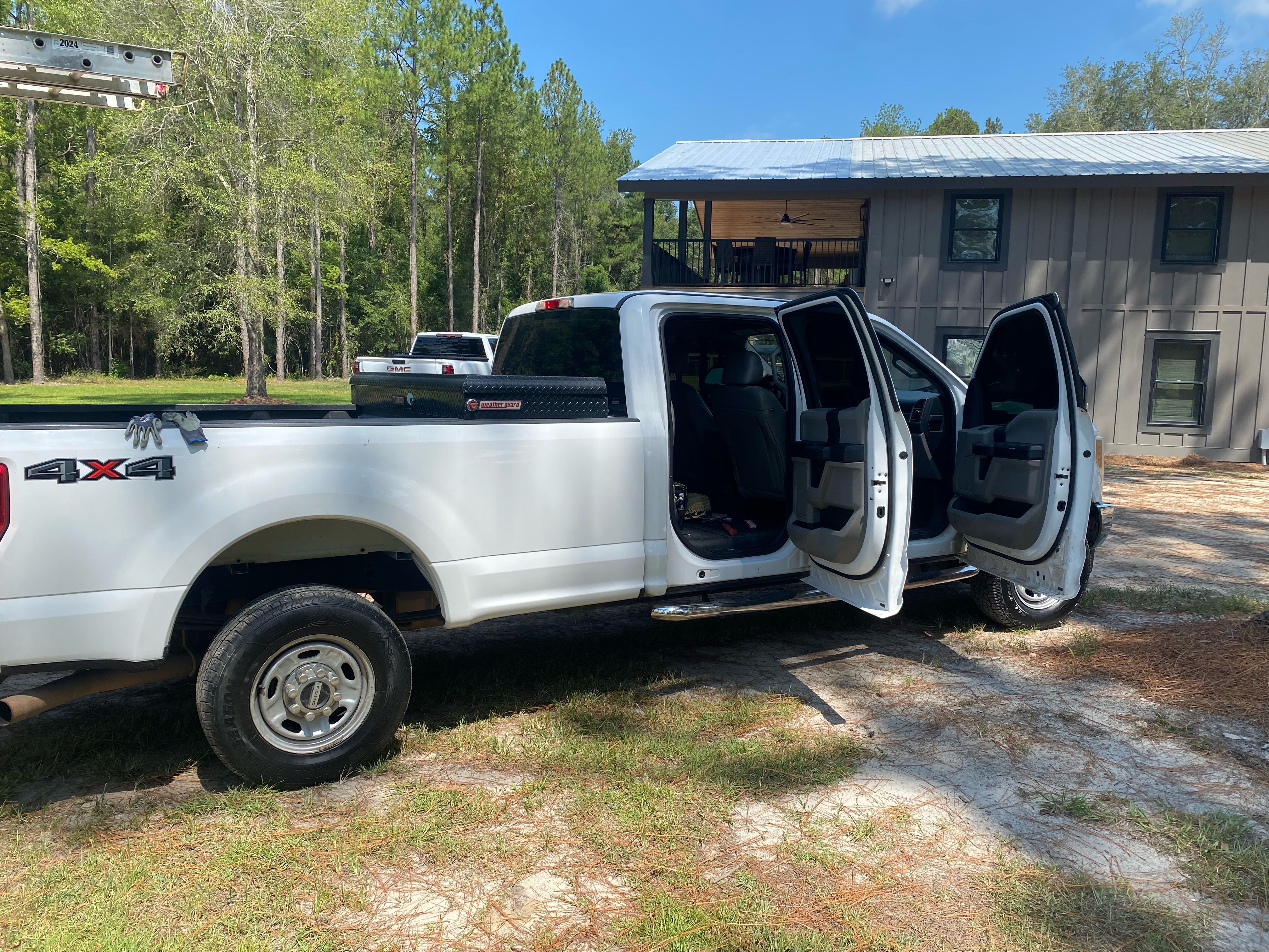 Used 2017 Ford F250 XL w/ Power Equipment Group AWD/4WD image 6