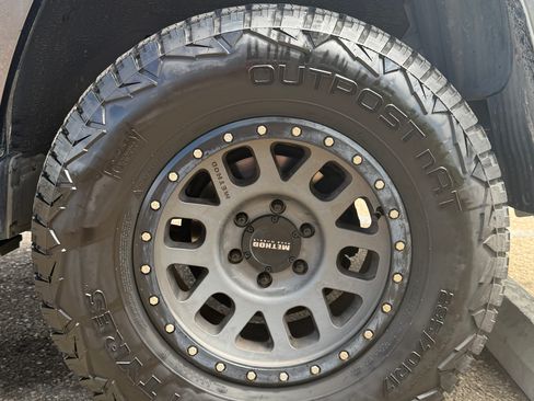 Used 2012 Toyota 4Runner Limited AWD/4WD image 9