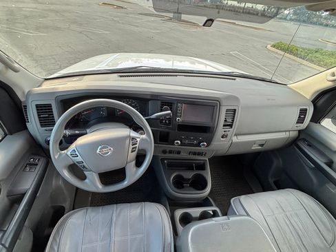 Used 2019 Nissan NV 2500 SV image 10