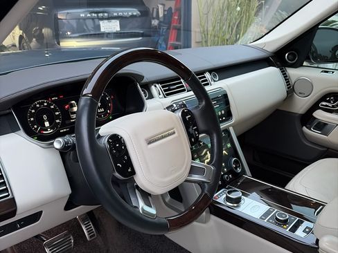 Used 2022 Land Rover Range Rover Westminster Edition image 4