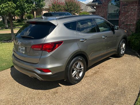 Used 2018 Hyundai Santa Fe Sport w/ 2.4L Value Package 02 FWD image 12