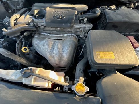 Used 2015 Toyota RAV4 LE image 30