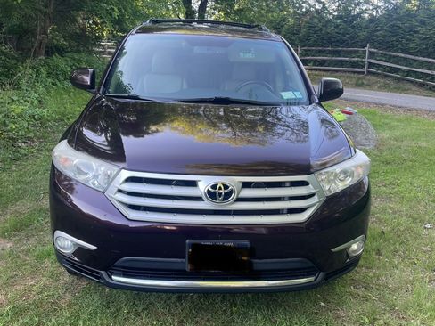 Used 2011 Toyota Highlander SE image 12