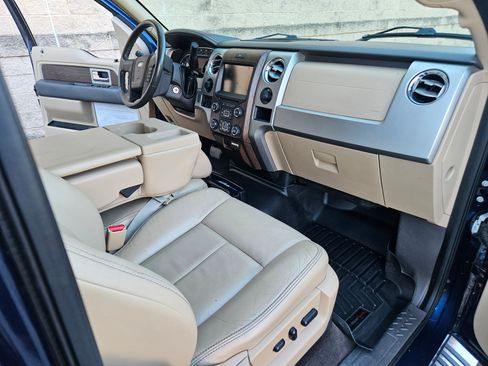 Used 2014 Ford F150 Lariat w/ Lariat Chrome Package image 9