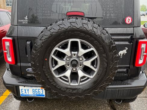 Used 2024 Ford Bronco Badlands image 6