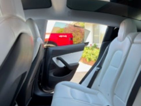 Used 2018 Tesla Model 3 Long Range AWD/4WD image 16