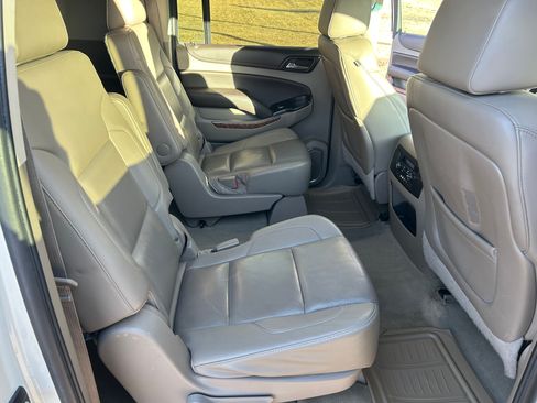 Used 2015 Chevrolet Suburban LTZ image 9