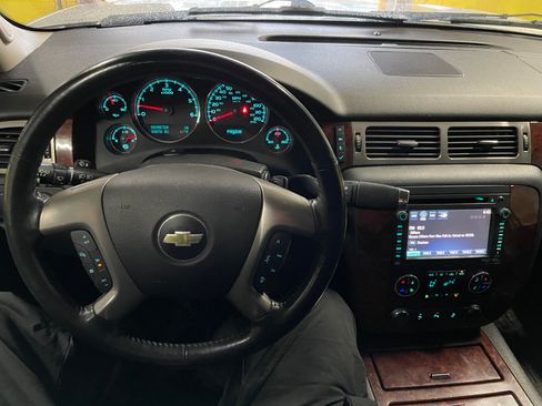 Used 2013 Chevrolet Suburban LTZ image 11