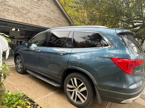 Used 2016 Honda Pilot Elite image 4