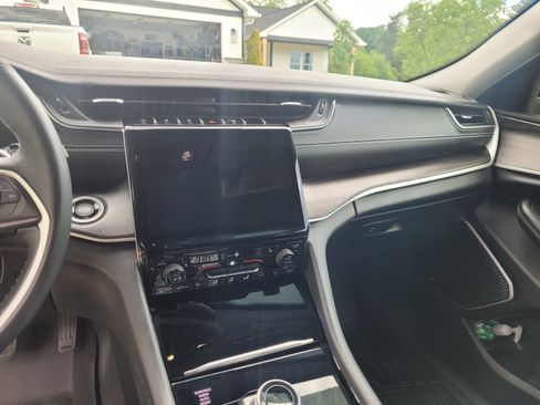 Used 2021 Jeep Grand Cherokee L Limited w/ Trailer Tow Group (B) image 9