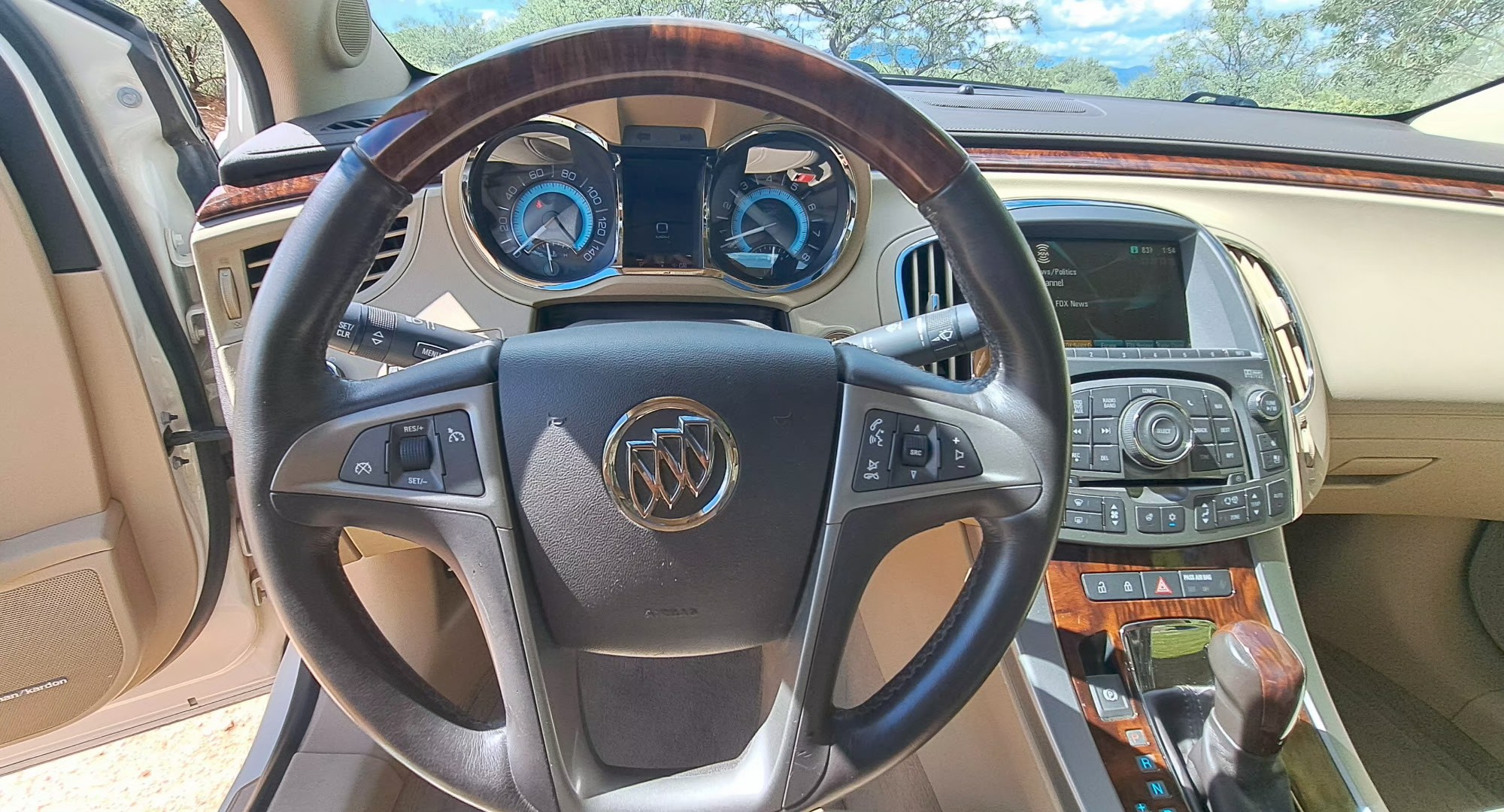 Used 2012 Buick LaCrosse Touring FWD image 9