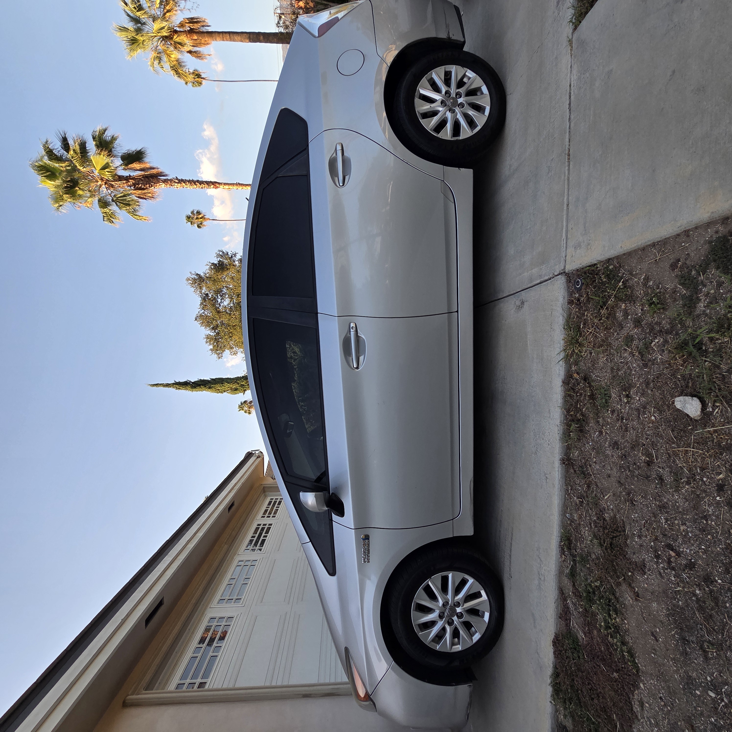 Used 2015 Toyota Prius Prime Plug-In Hybrid FWD image 6