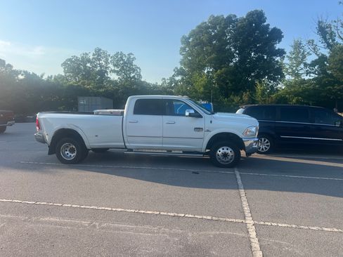 Used 2018 RAM 3500 Laramie Longhorn w/ Convenience Group AWD/4WD image 2