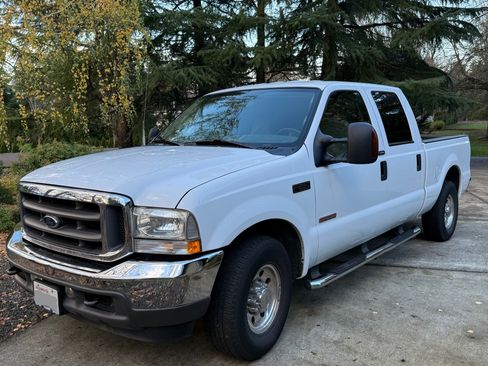 Used 2004 Ford F250 XLT image 1