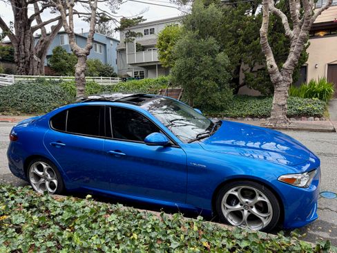 Used 2018 Alfa Romeo Giulia Ti Sport w/ Quick Order Package 22U Sport image 5