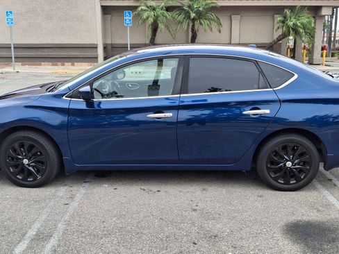 Used 2019 Nissan Sentra SV image 5