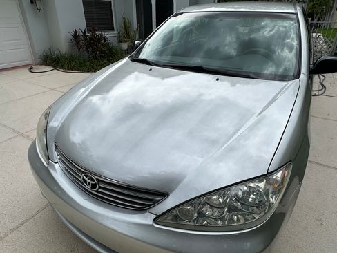 Used 2005 Toyota Camry LE FWD image 2