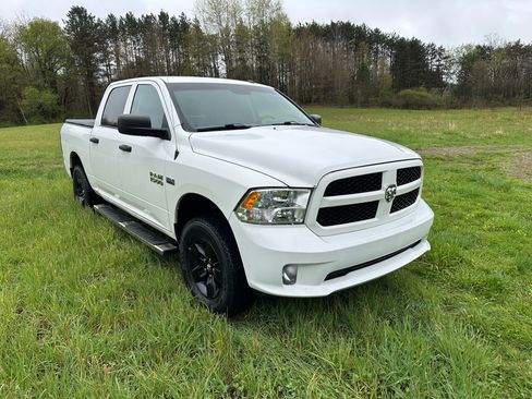 Used 2017 RAM 1500 Express AWD/4WD image 8