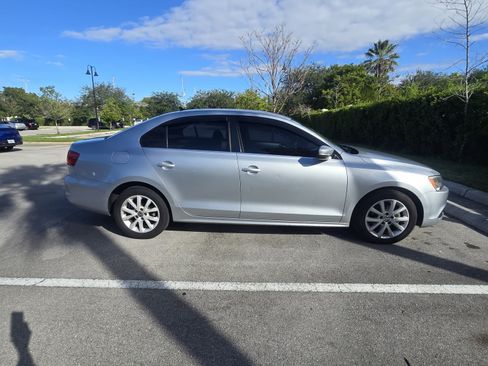 Used 2013 Volkswagen Jetta SE image 4