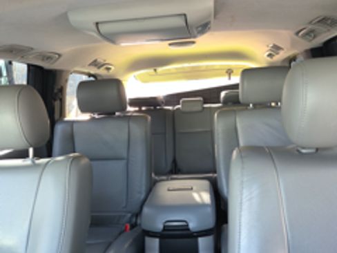 Used 2012 Toyota Sequoia Platinum image 5