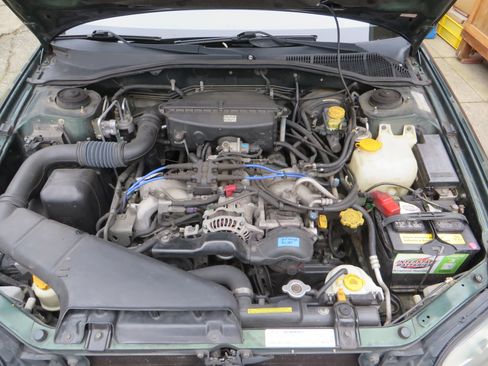 Used 2000 Subaru Outback Wagon 4D image 17