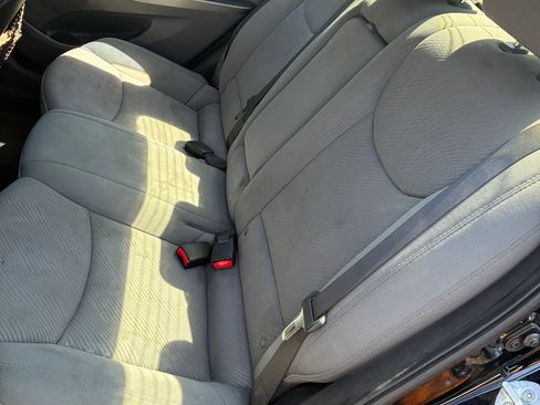 Used 2013 Hyundai Elantra GLS FWD image 4