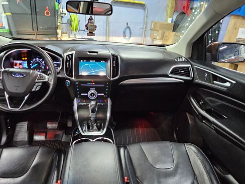 Used 2017 Ford Edge Titanium w/ Equipment Group 301A image 2