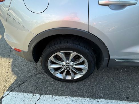 Used 2017 Lincoln MKC Select w/ Select Plus Package FWD image 5