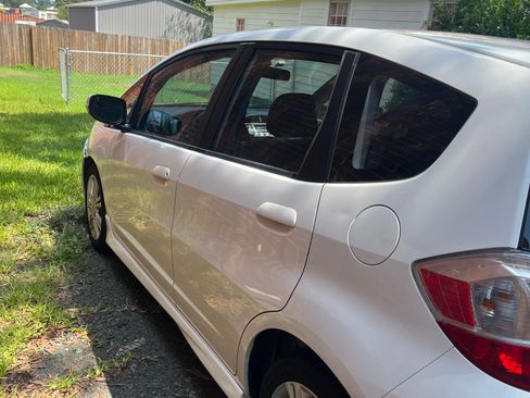 Used 2011 Honda Fit Sport image 5