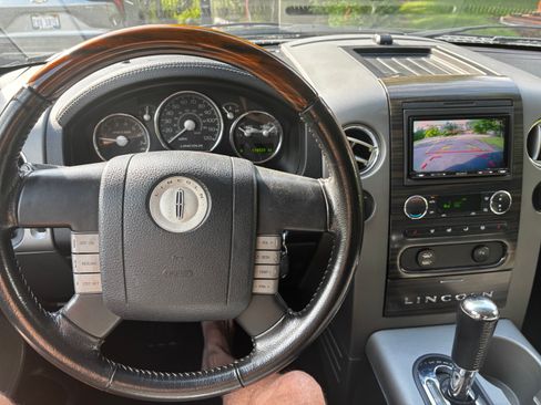 Used 2008 Lincoln Mark LT 4x4 image 8