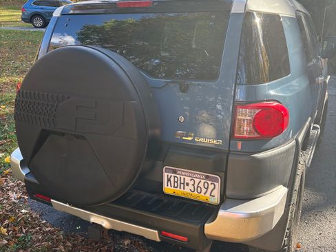 Used 2011 Toyota FJ Cruiser 4WD w/ Upgrade Pkg image 4