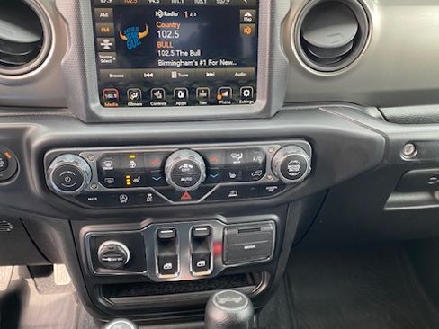 Used 2023 Jeep Wrangler Sport image 6