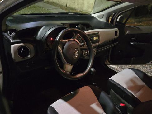 Used 2012 Toyota Yaris LE image 10