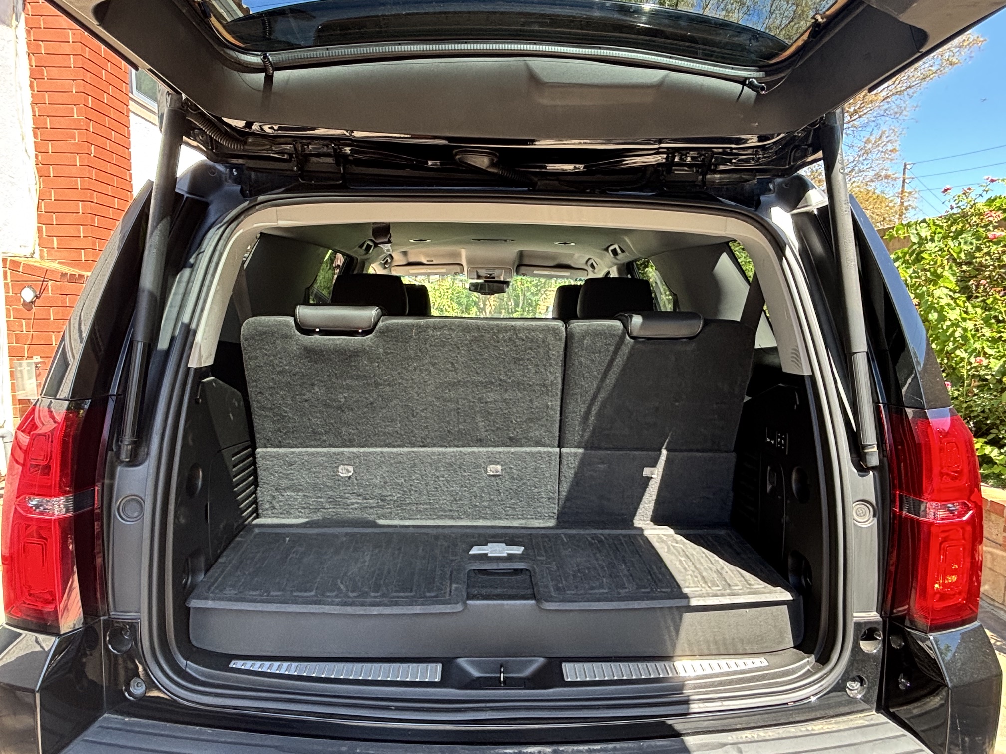 Used 2018 Chevrolet Tahoe Premier w/ RST 6.2L Performance Edition RWD image 22