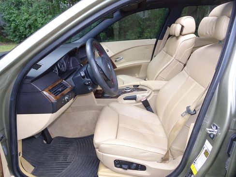 Used 2007 BMW 530xi Wagon AWD/4WD image 15