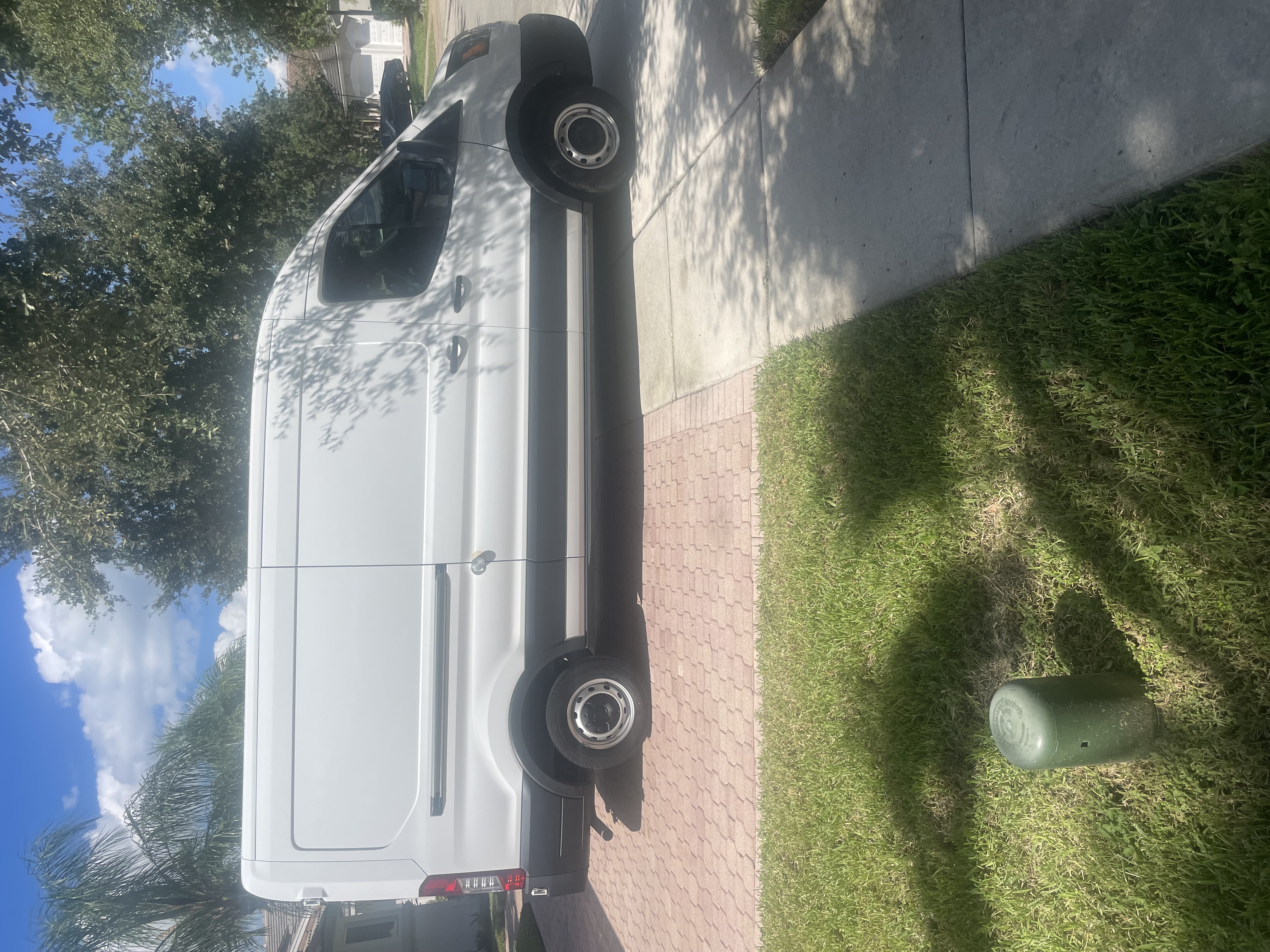Used 2021 Ford Transit 250 Medium Roof RWD image 10