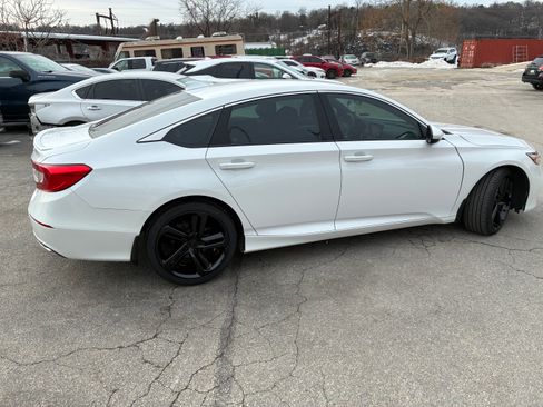 Used 2020 Honda Accord Sport image 6